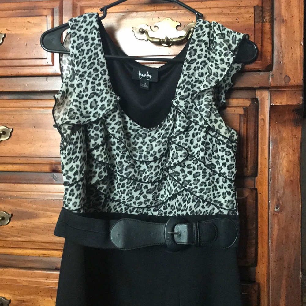 Leopard ruffled dress with belt